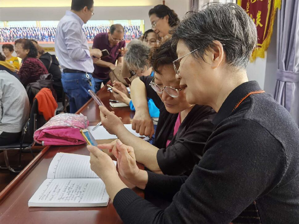 Ngày càng nhiều người thích làm việc này sau khi nghỉ hưu, mang lại lợi ích bất ngờ cho tuổi già: Không phải du lịch hay nghỉ ngơi