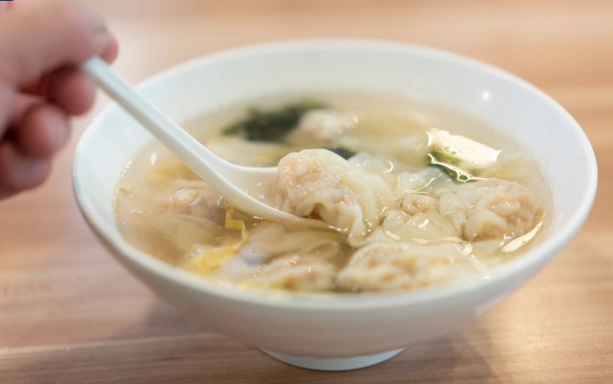 Bác sĩ chuyên khoa Nhi cảnh báo người đang ăn sáng kiểu này: Bào mòn sức khỏe, kìm hãm chiều cao