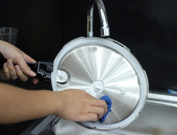 Cảnh báo đặc biệt đến các gia đình đang sử dụng nồi áp suất điện