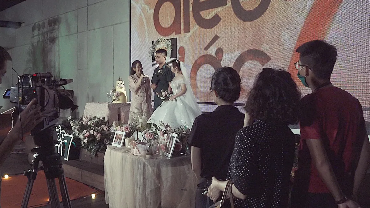 BTV Diệp Chi vừa giữ vai trò MC vừa làm đạo diễn chương trình Điều ước thứ 7