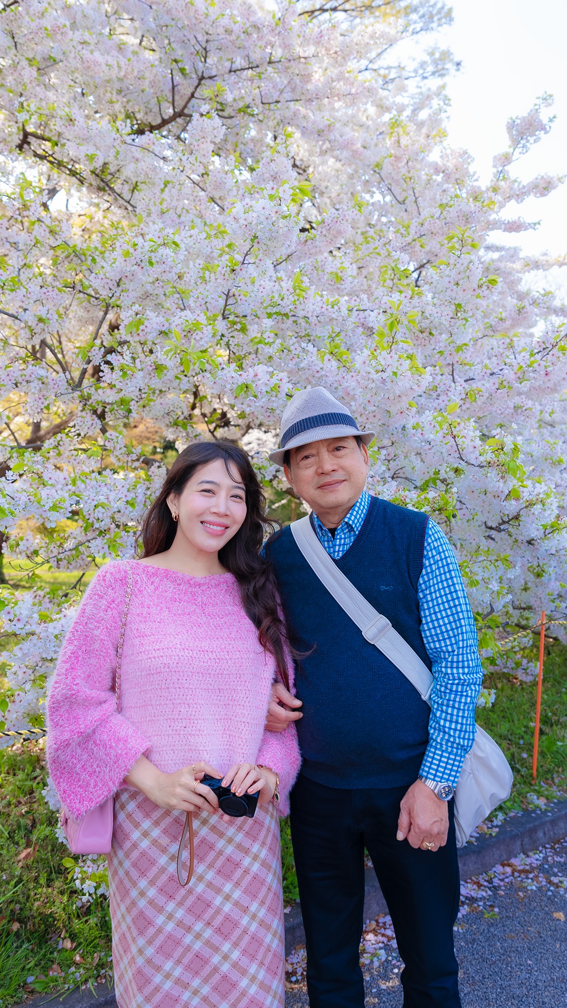 Diệp Chi và bố Đại tá  Anh hùng Lực lượng vũ trang nhân dân Nguyễn Xuân Thiêm