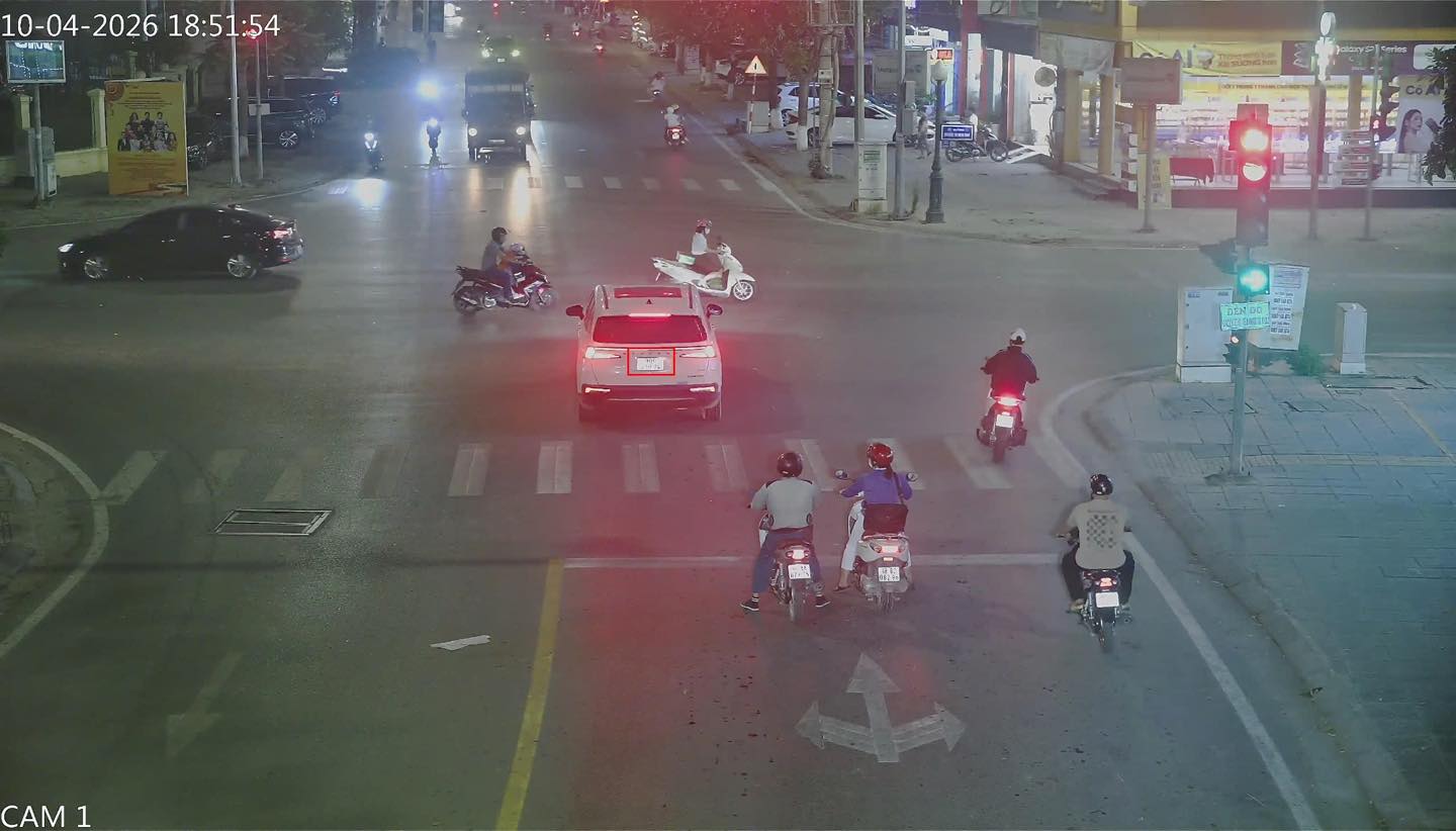 Ô tô vượt đèn đỏ. Ảnh: Phòng CSGT Công an tỉnh Bắc Ninh