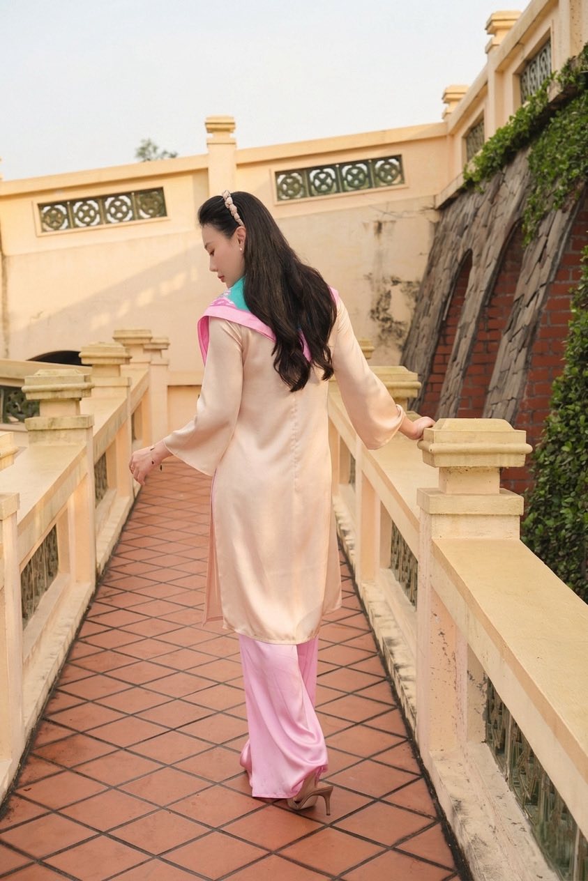 Hình ảnh khác lạ của Phương Oanh