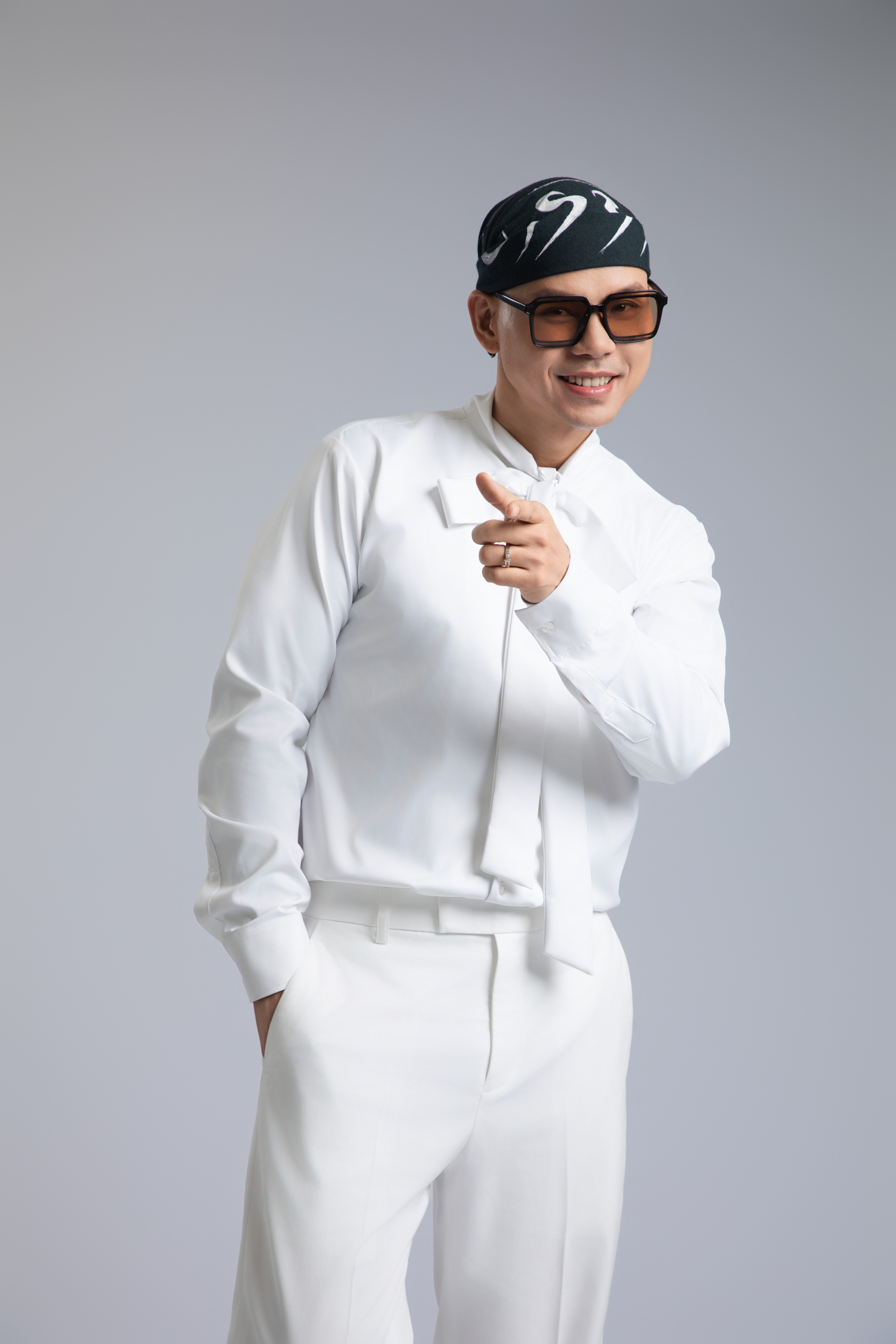 Ca sĩ Phan Đinh Tùng