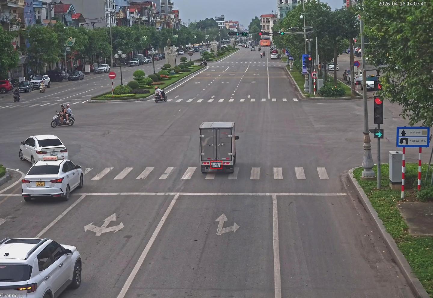 Ô tô vượt đèn đỏ. Ảnh: Phòng CSGT Công an tỉnh Bắc Ninh
