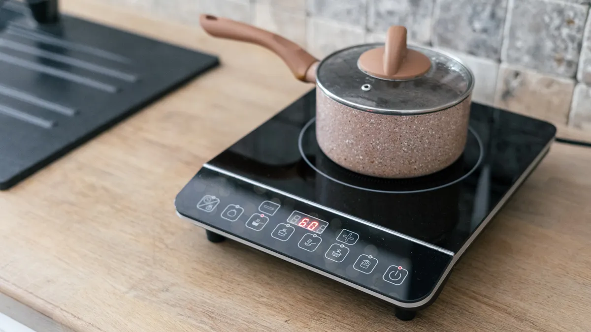 Lời khuyên đến các gia đình đang sử dụng bếp từ