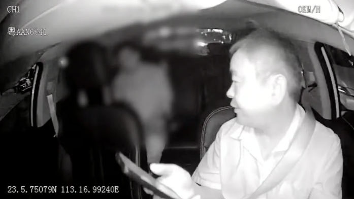 Khách đi taxi hết 46.000 đồng nhưng chuyển khoản hơn 390 triệu, tài xế nhận được tiền lập tức báo công an