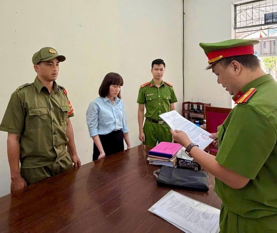 Cơ quan Cảnh sát điều tra Công an thành phố thi hành lệnh bắt đối tượng Hồ Thị Xuân Lài