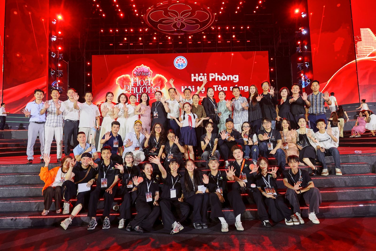 Đội ngũ Vietnamshow thực hiện chương trình