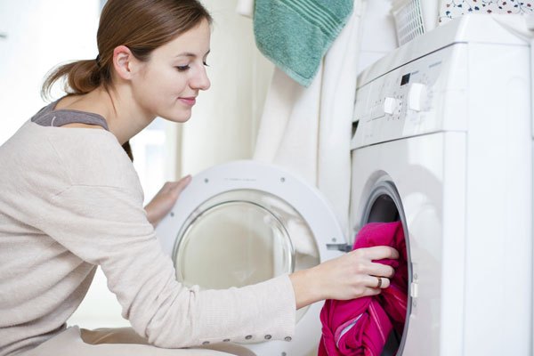 Số 7kg, 10kg trên máy giặt là khối lượng quần áo khô hay ướt? Nhiều gia đình dùng cả chục năm vẫn hiểu sai