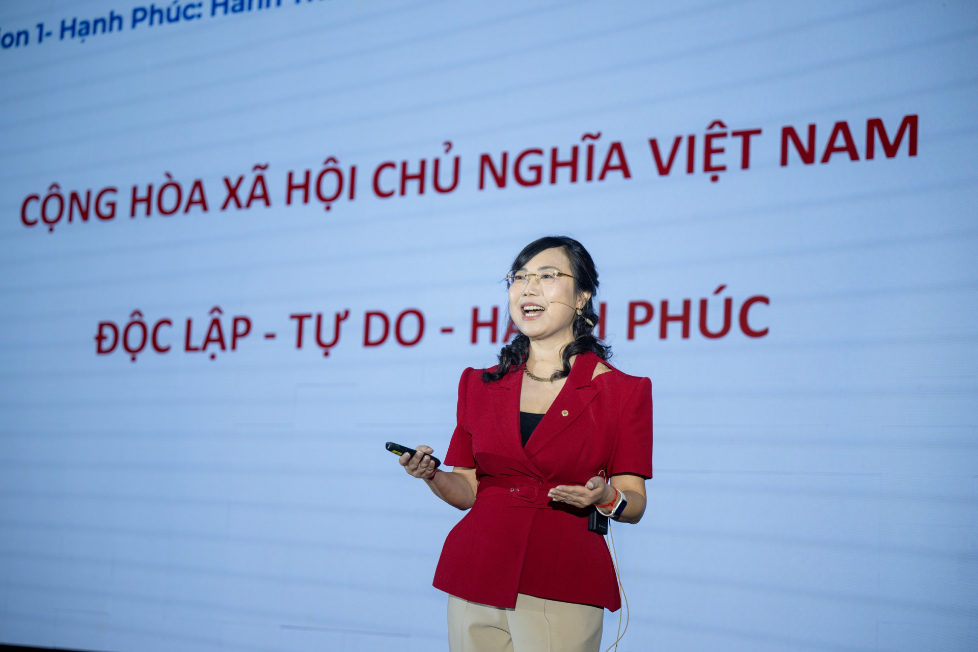 TS Lê Mai Lan - Phó Chủ tịch Tập đoàn Vingroup, Chủ tịch Hội đồng trường Đại học VinUni