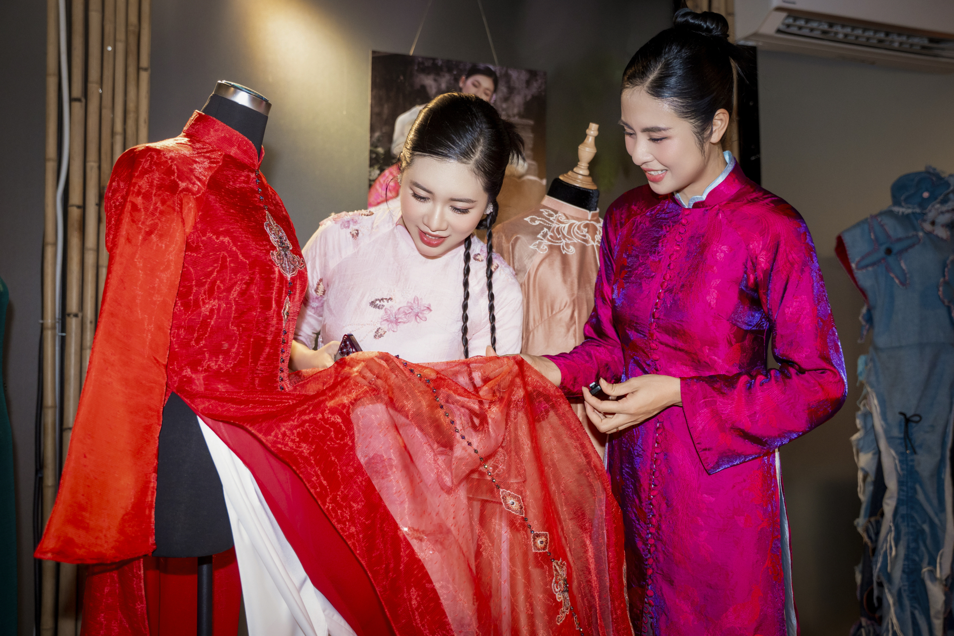 Một góc Văn Miếu - Quốc Tử Giám bỗng trở nên khác lạ, đang thu hút sự chú ý của nhiều người