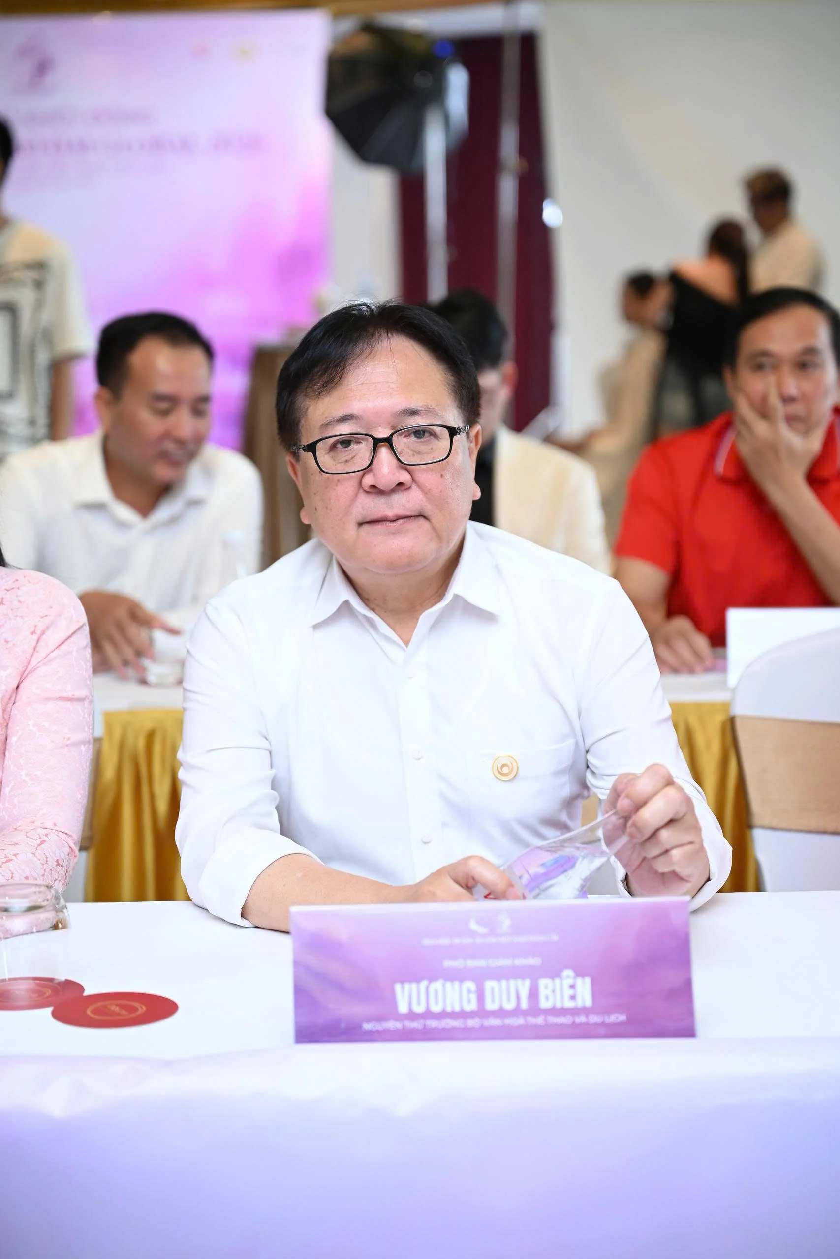 NSND Lan Hương và NSND Vương Duy Biên làm giám khảo cuộc thi