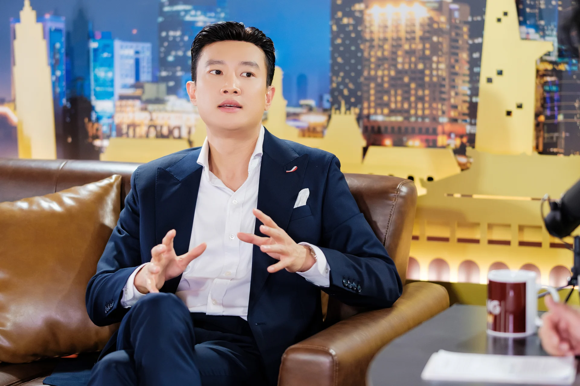 Quốc Trường tạo dấu ấn trong hoạt động nghệ thuật lẫn kinh doanh