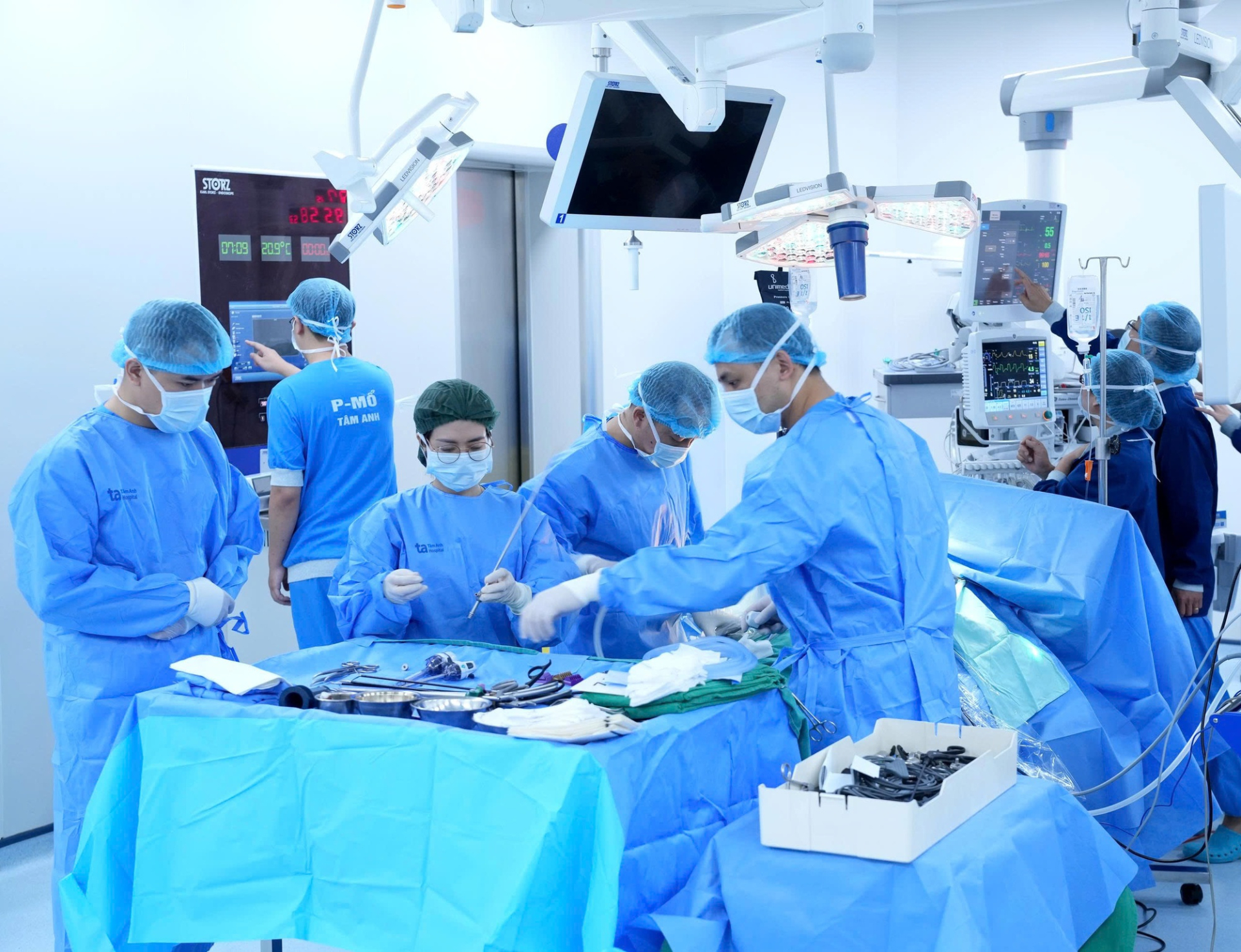 Ca ghép thận được thực hiện bởi ekip các chuyên gia đầu ngành