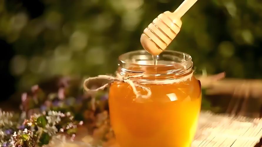 Người phụ nữ uống nước pha mật ong suốt 1 năm, đi khám sức khỏe bác sĩ bất ngờ hỏi: 