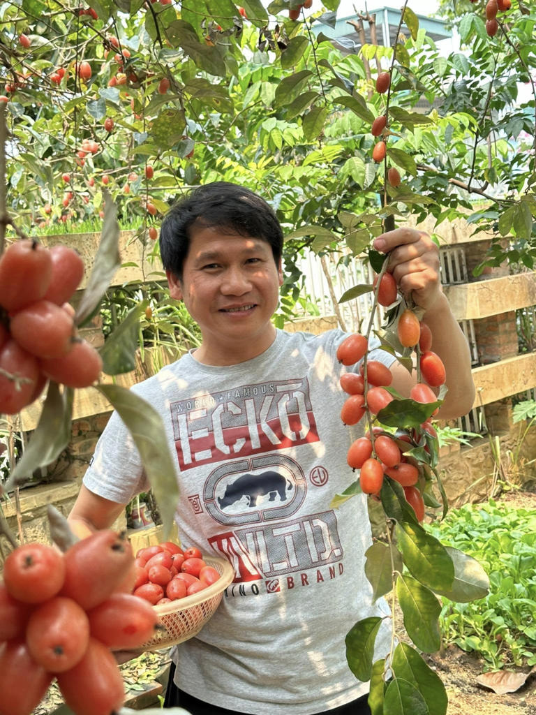 Trọng Tấn tận hưởng cuộc sống với đam mê vườn tược