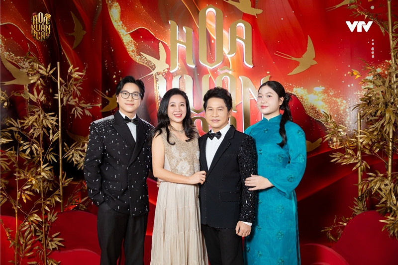 Cuộc sống gia đình viên mãn của ca sĩ Trọng Tấn