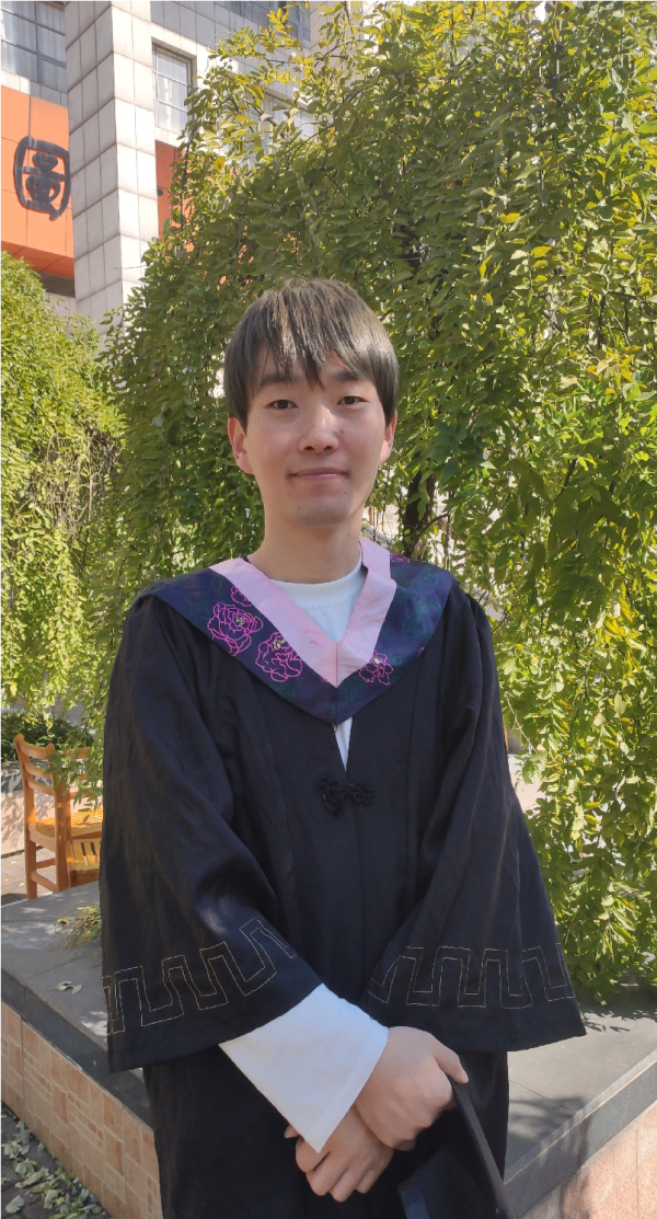 Từ Mạnh Nam tốt nghiệp đại học