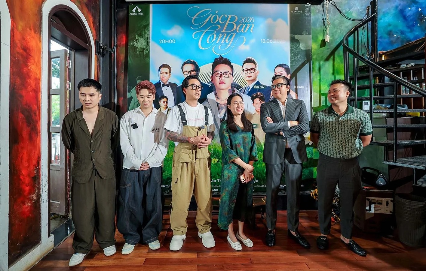 Hồi tháng 5, ca sĩ Tuấn Hưng đã tổ chức họp báo ra mắt liveshow “Góc Ban Công 2026 - Vệt Nắng”