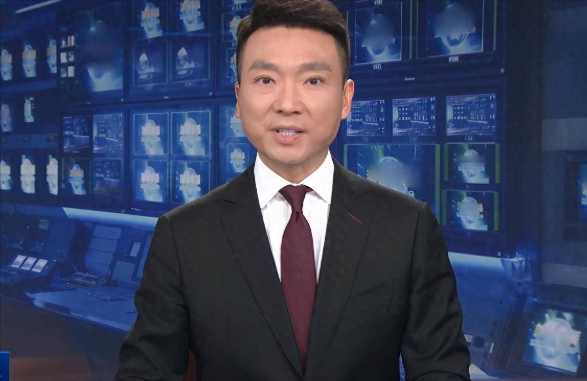 Khang Huy thành công với vai trò người dẫn chương trình