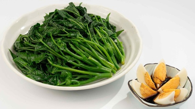 Luộc rau nên đậy hay mở nắp nồi? Đơn giản thế mà nhiều người vẫn sai