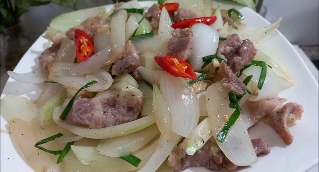 Lời khuyên cho những người ngoài 70 tuổi thích ăn hành tây