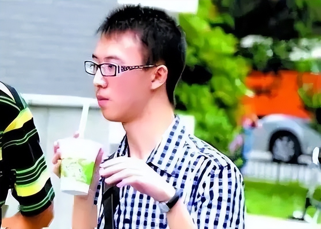 Nam sinh Hà Xuyên Dương