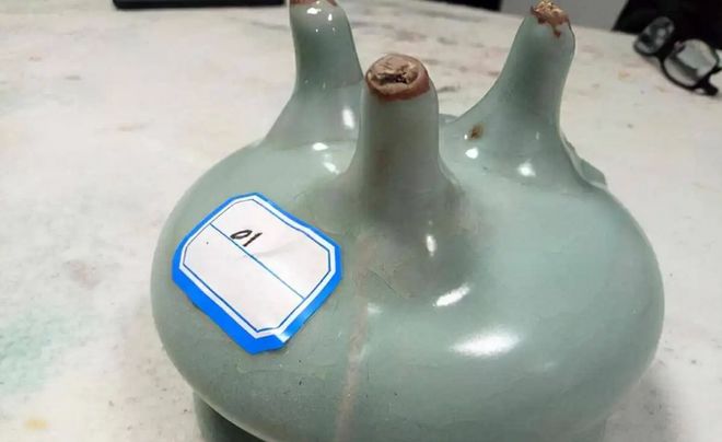 Phát hiện khối kim loại khổng lồ dài 1m, đội thi công phải dừng khẩn cấp, công an phong tỏa hiện trường: Kho báu hơn 1.000 tỷ đồng lộ diện