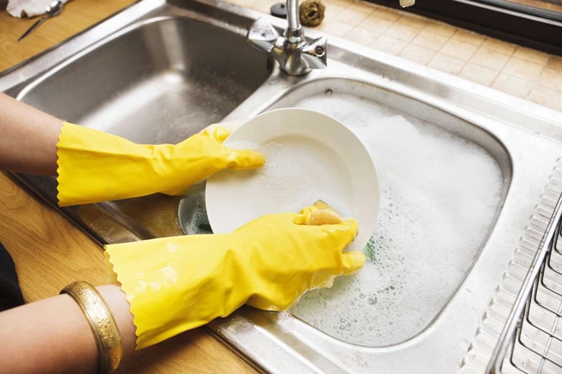 Lời khuyên cho những người ngâm bát đĩa qua đêm