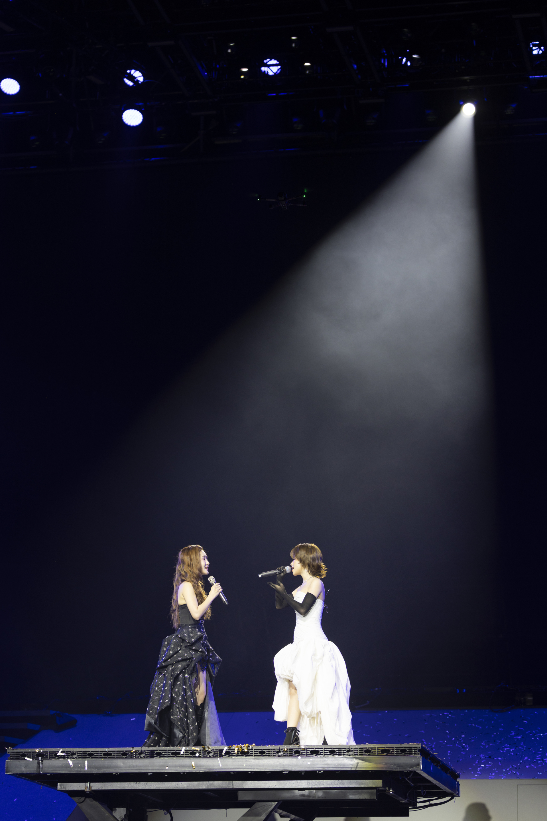 Sau 14 năm, Thu Minh xuất hiện trong concert lớn nhất sự nghiệp Hương Tràm: “Suốt từng ấy năm, chị chưa từng nhìn em khác đi”