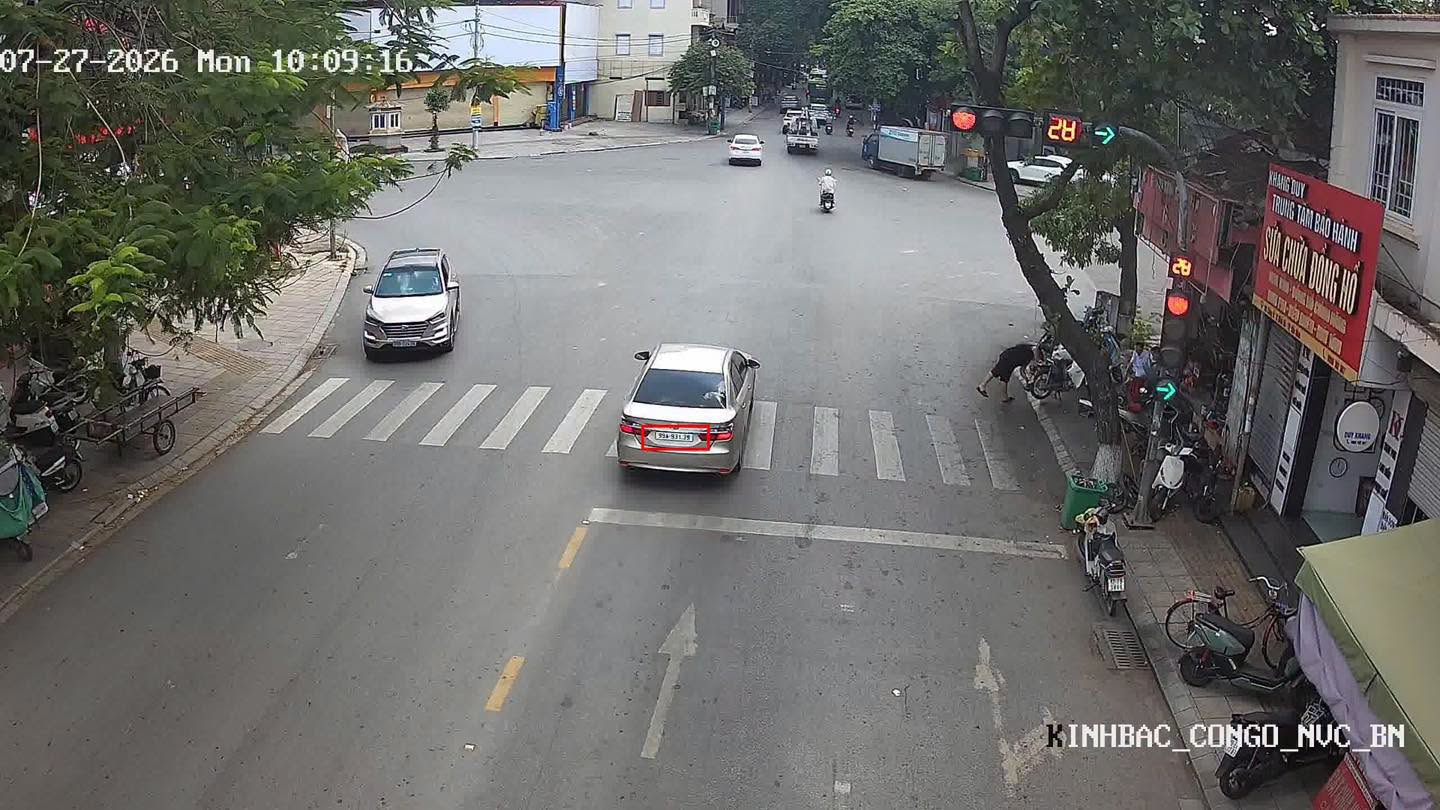 Ô tô vượt đèn đỏ. Ảnh: Phòng CSGT Công an tỉnh Bắc Ninh