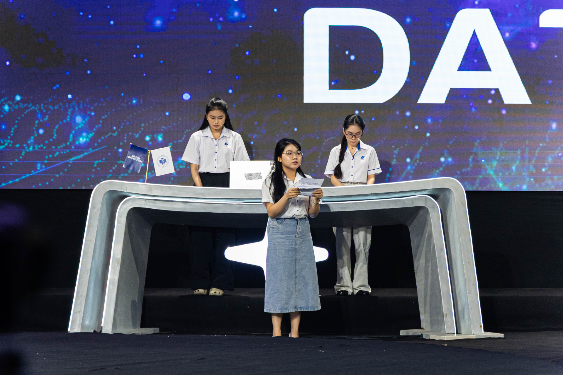 Thế hệ đang có nhiều cơ hội kiếm tiền hơn bao giờ hết, nhưng cũng đứng trước những rủi ro lớn