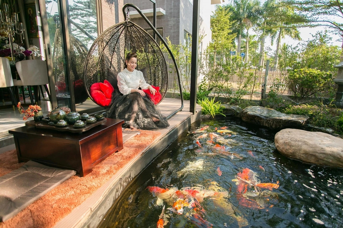Không gian sân vườn, hồ cá Koi trong nhà Nhật Kim Anh