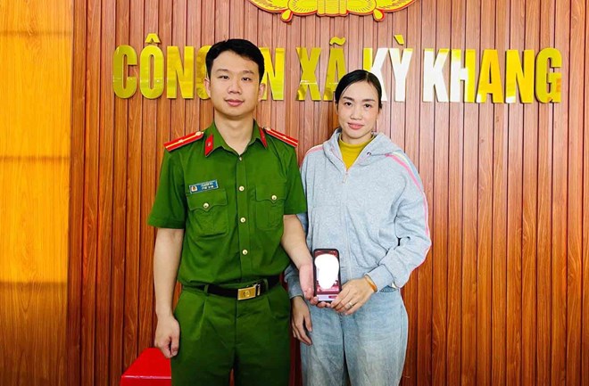 Nguyễn Thị Hà Tuyên SN 1993 bất ngờ nhận 400.000.000 đồng từ tài khoản lạ: Công an lập tức xác minh giao dịch