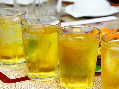 Lời khuyên dành cho những người uống trà thay nước 