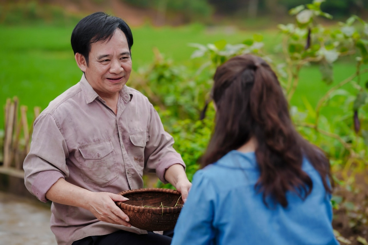 Nam NSƯT mang quân hàm Thượng tá, U70 đi bán lẩu ở Từ Liêm, Hà Nội