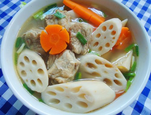 Củ dài, mỏng, vỏ trắng có nhiều nước, giòn và thích hợp để xào. Ảnh: Pexels