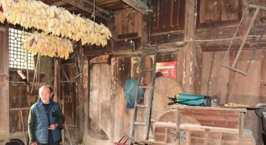 Phát hiện căn nhà gỗ xập xệ thuộc diện di dời đáng giá hơn 3.000 tỷ đồng, chuyên gia tuyên bố: