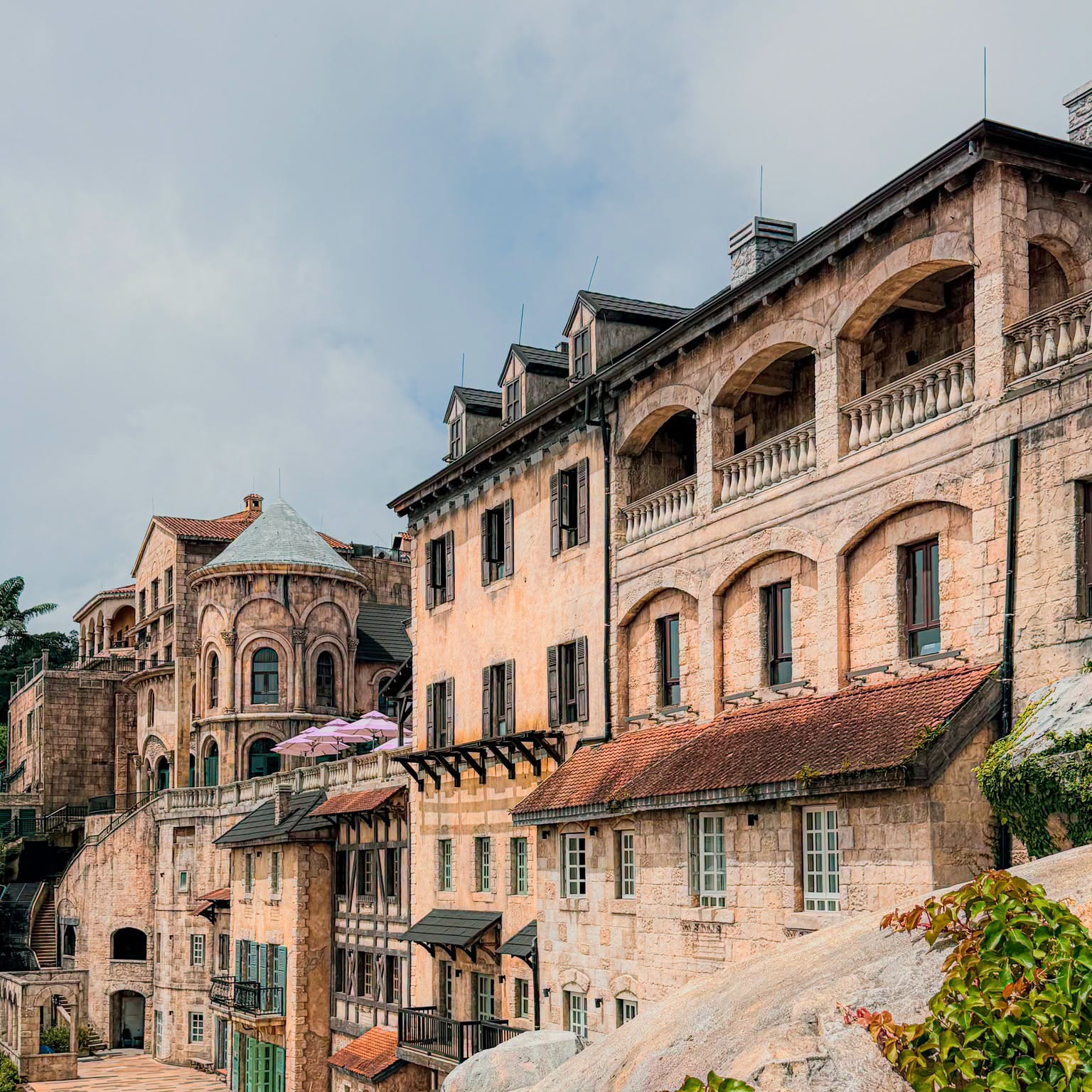 Ảnh: Mercure Danang French Village Bana Hills (Đà Nẵng)