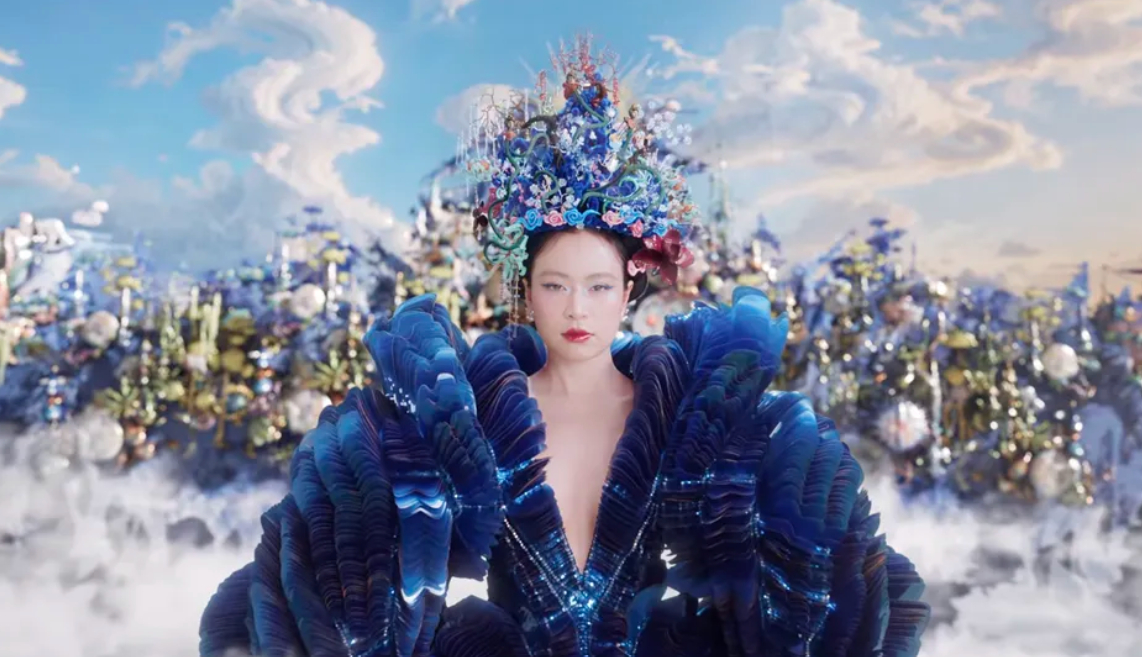 Hình ảnh trong MV mới của Hoàng Thùy Linh