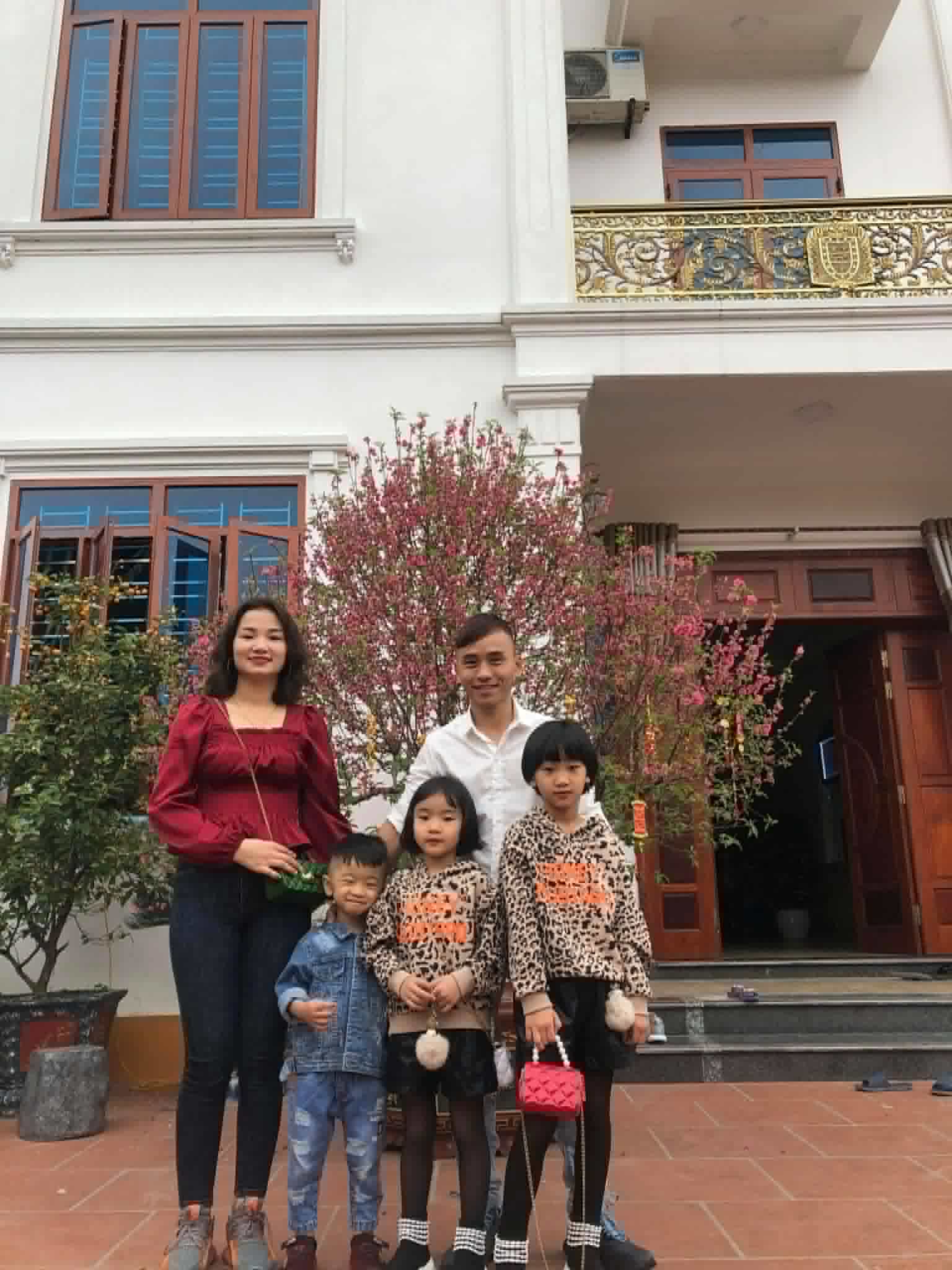 Gia đình nhỏ của anh Đặng Văn Đồng. Ảnh: NVCC