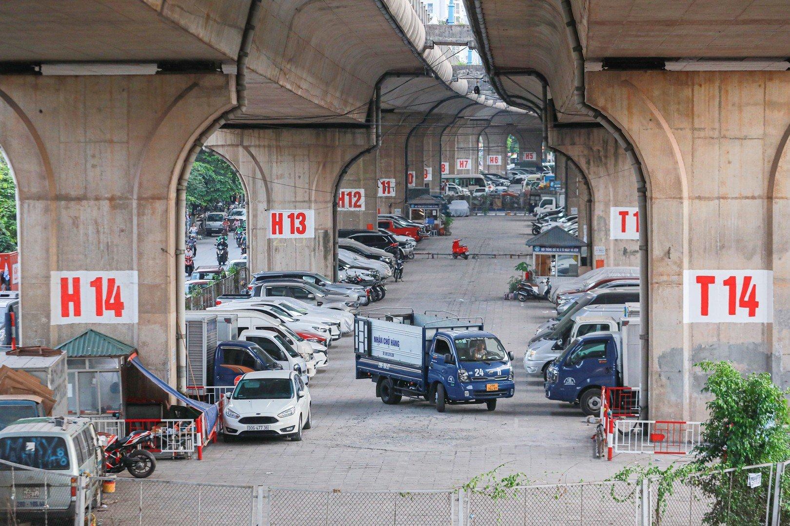 Hà Nội dự kiến tăng gấp đôi phí gửi ô tô, xe máy trên vỉa hè, lòng đường