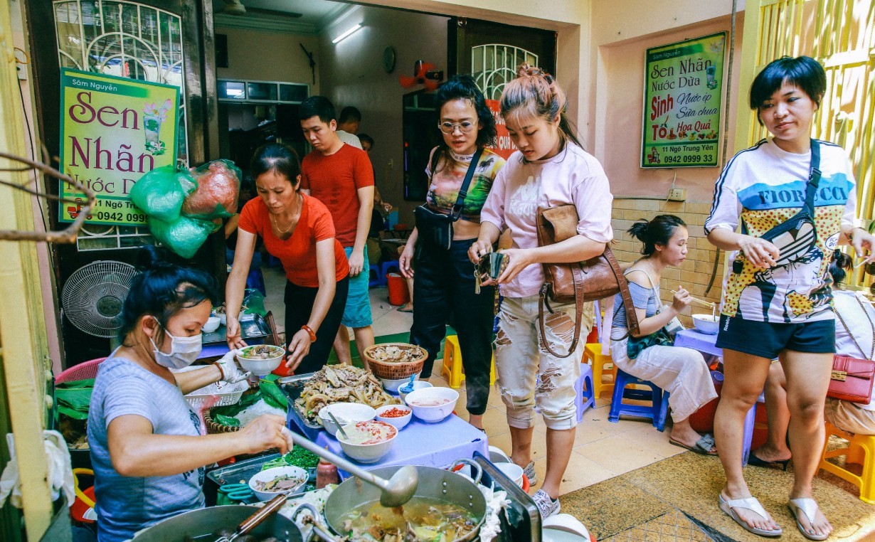 Chủ quán bún ngan Nhàn từng bị tổ công tác phường nhắc nhở chấn chỉnh văn hóa kinh doanh, tuân thủ bộ quy tắc ứng xử nơi công cộng 