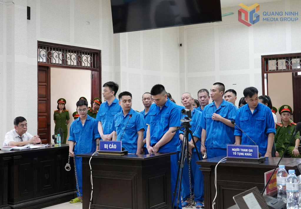 Các bị cáo tại phiên tòa - Ảnh: PTTH Quảng Ninh