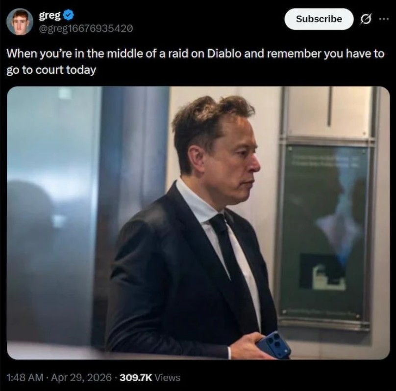 Elon Musk cầm chiếc iPhone 17 Pro Max đi vào tòa án liên bang hồi cuối tháng 4