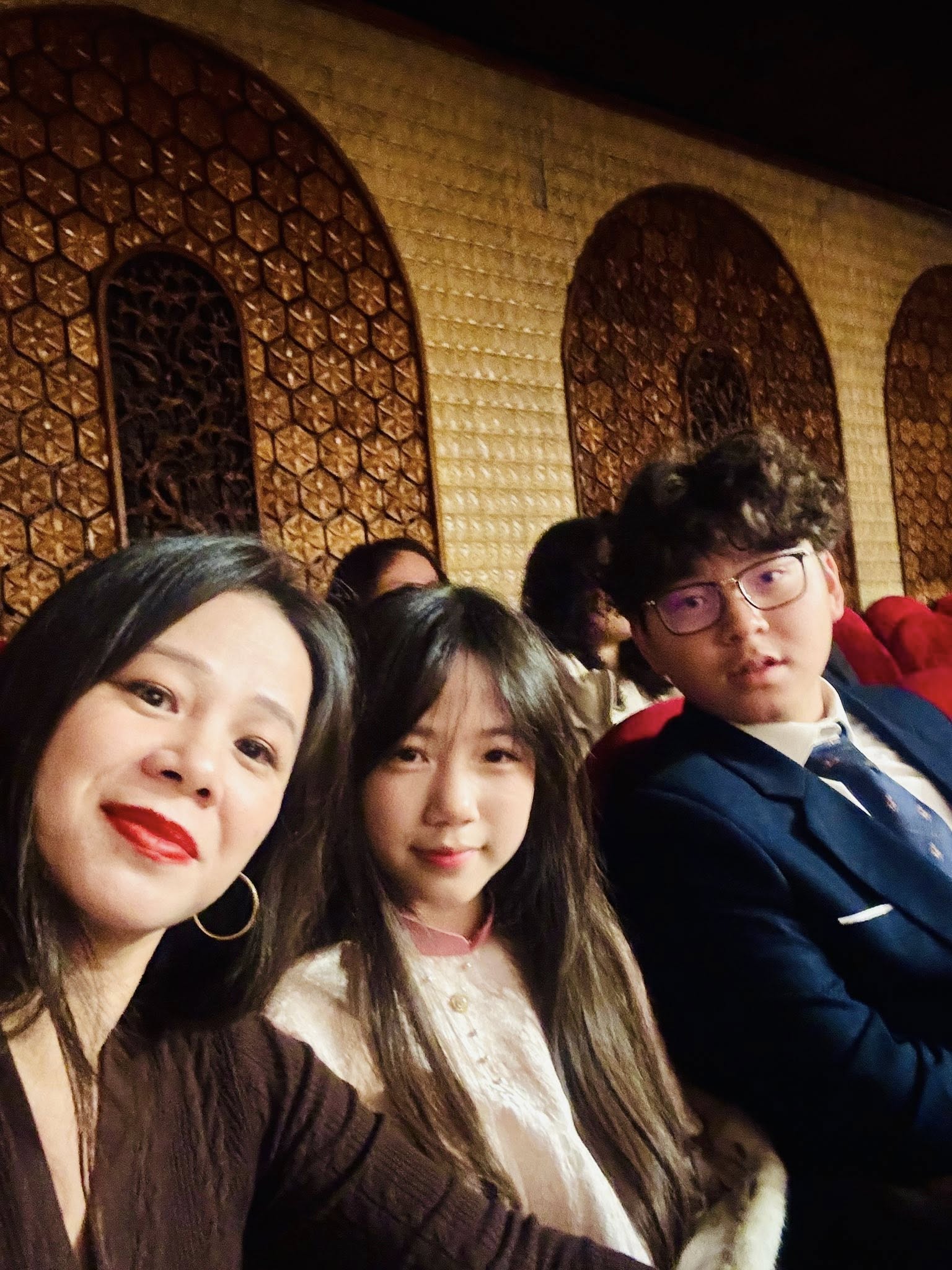 Doanh nhân Đào Lan Hương và các con (Ảnh: FBNV)