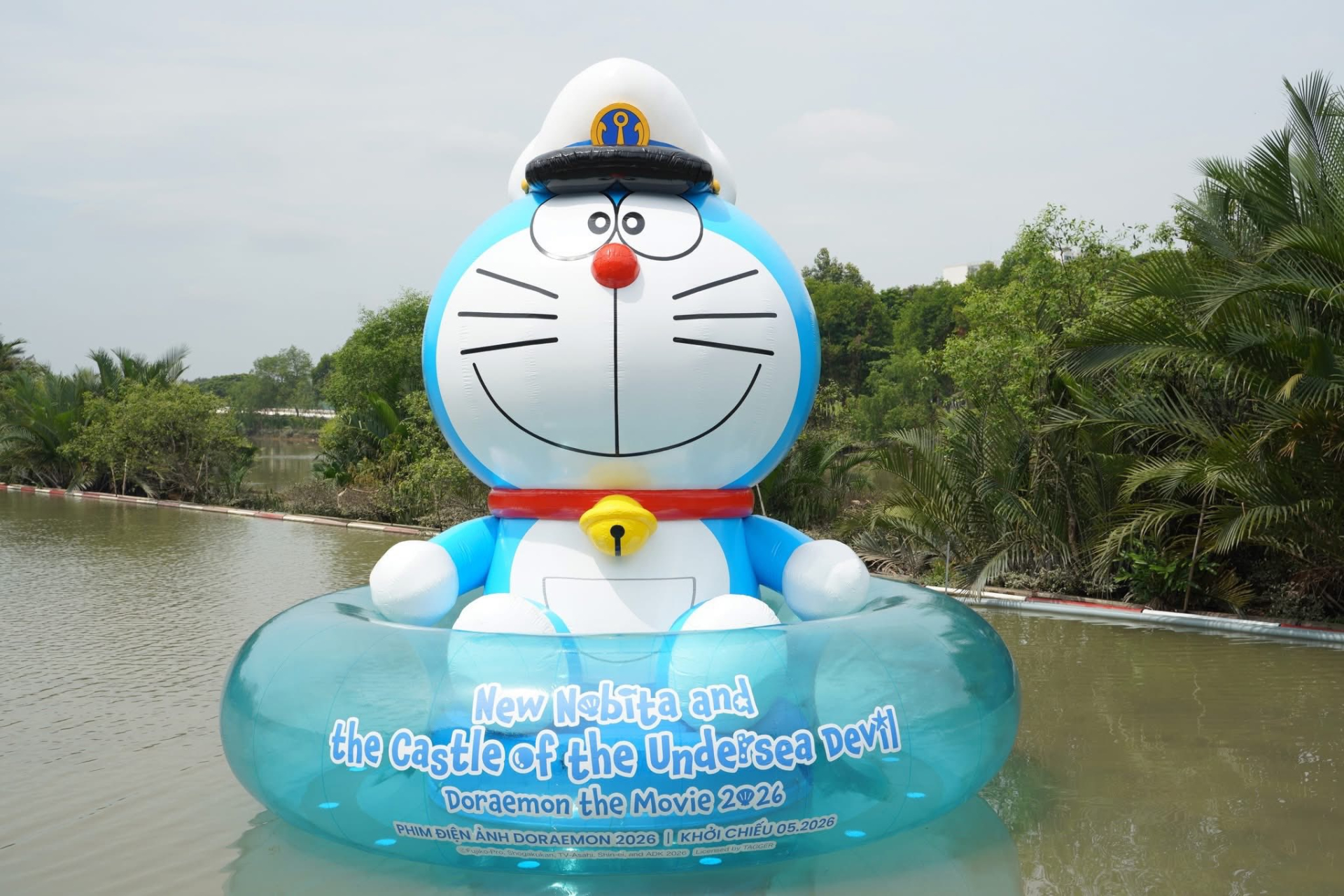 Mô hình Doraemon bằng phao cao 6m. Ảnh: Doraemon Fanclub