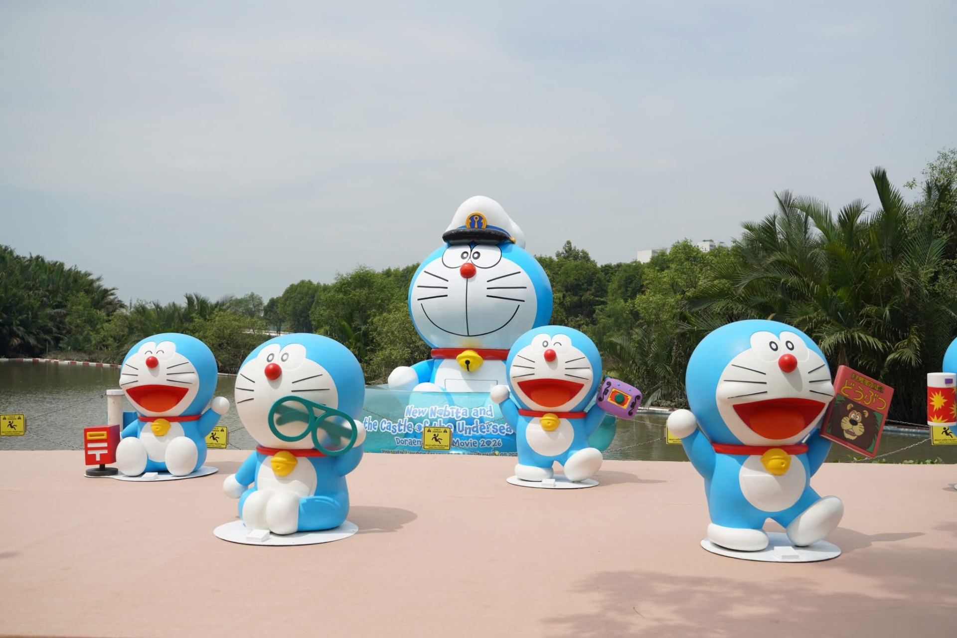 Đa dạng các mô hình Doraemon ở triển lãm. Ảnh: Doraemon Fanclub