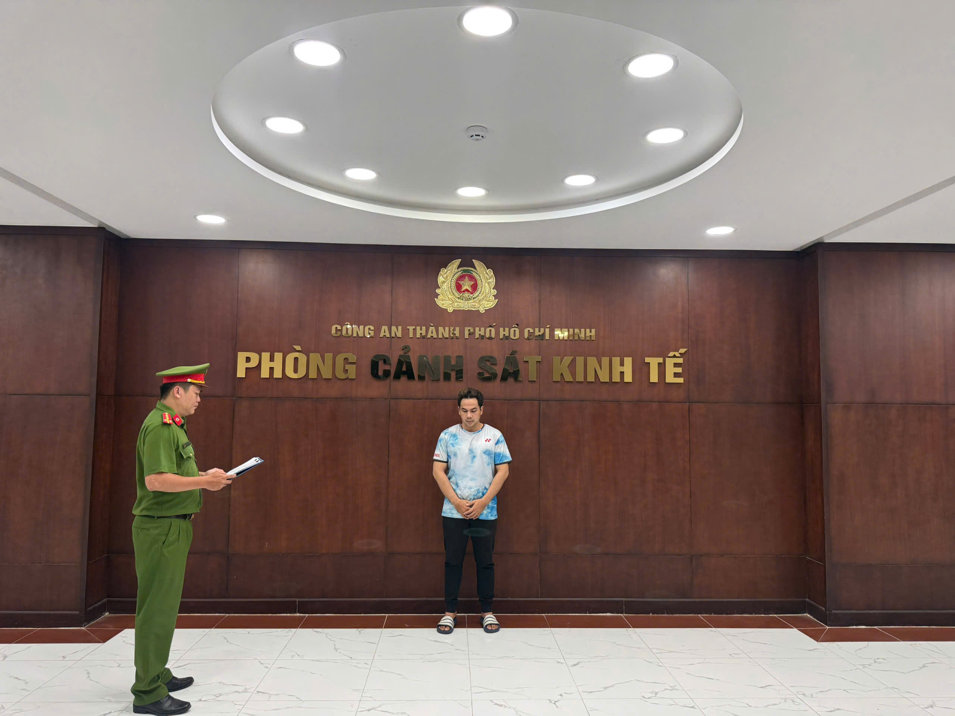 Nguyễn Trần Việt Hoàng bị khởi tố (Ảnh: BCATPHCM)